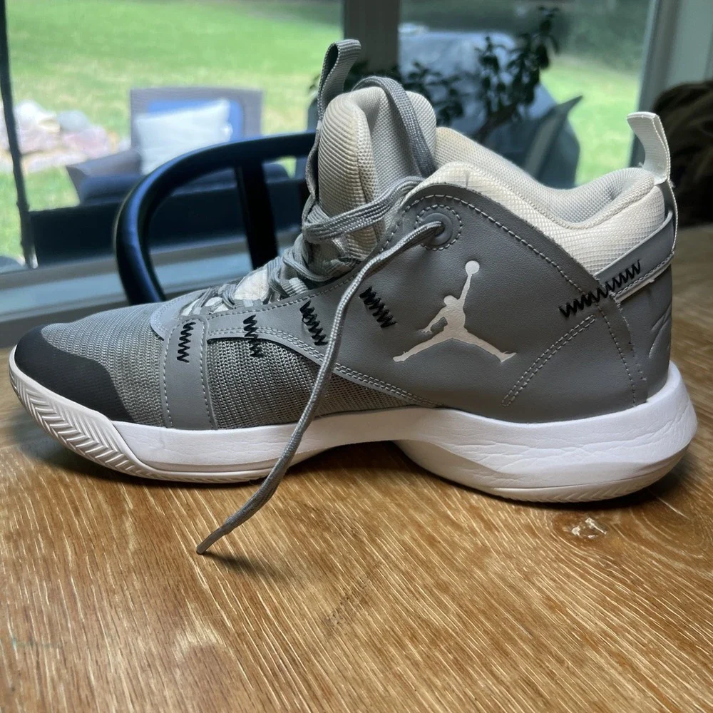 Jordan Jumpman 2020 Basketball Shoes Men's Size 12 Particle Grey